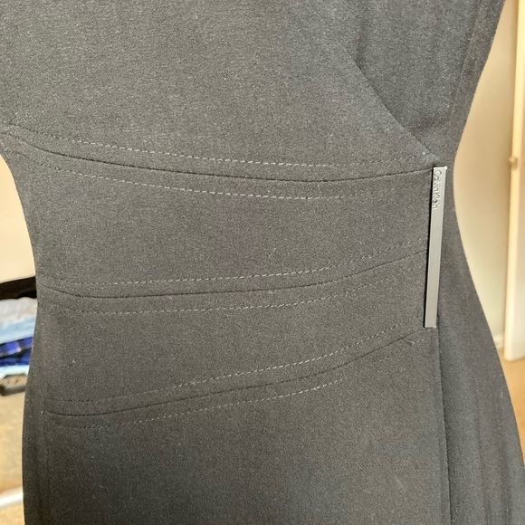 Calvin Klein LBD with mandarin collar and snap closure, size 4 - Picture 6 of 13